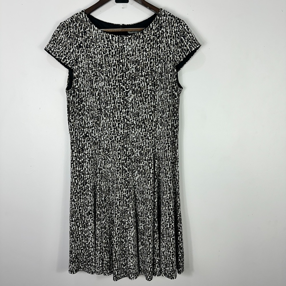 Eliza J Dress 14P Black Beige Abstract Pleated‎ Fit Flare Career Chic Stretch